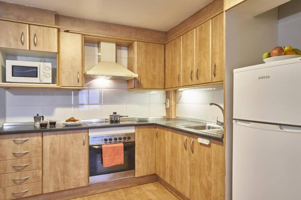 Bebarceloner Sant Andreu Apartments - 1 Bedroom Buitenkant foto